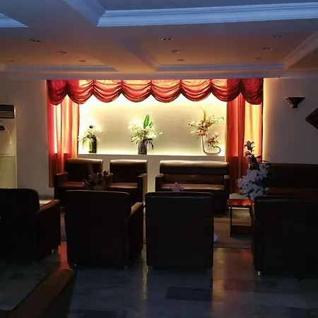 Oezguerhan 3* Side