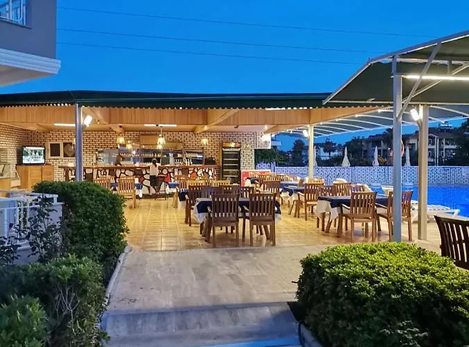 酒店 Oezguerhan 3*