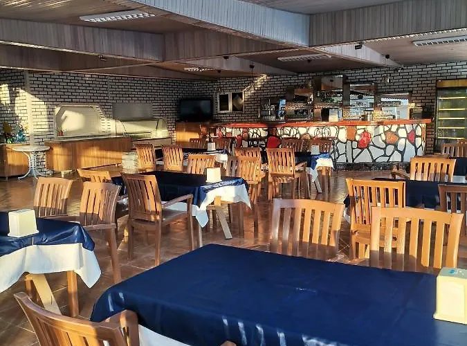 Oezguerhan Отель